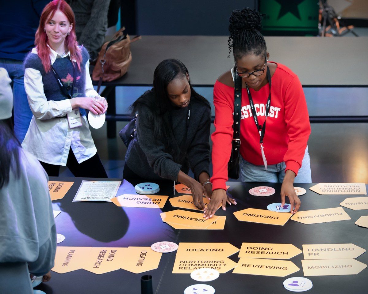 Participants playing Synthetive Election Edition