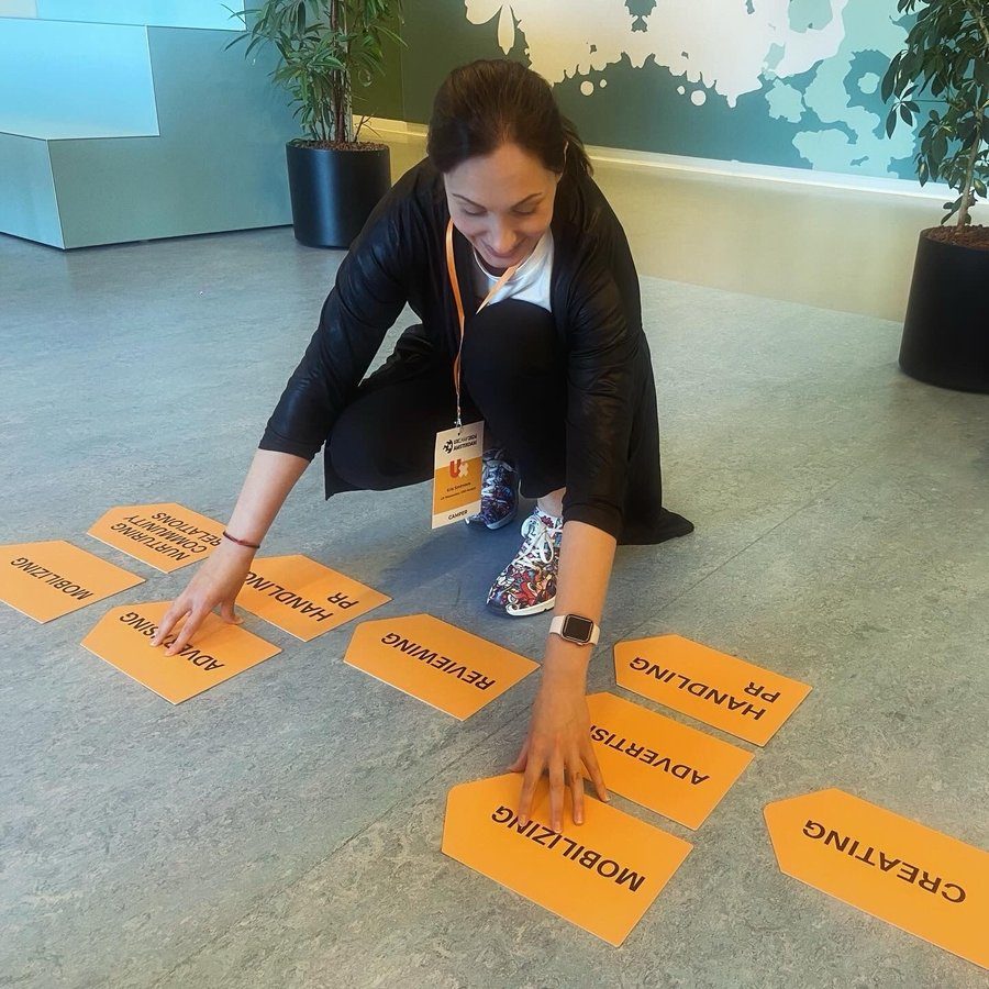 Setting up life-size floor game